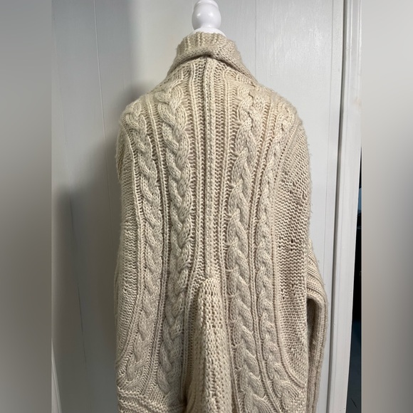 Cozy mid length cardigan cream color smoke free home size L. Clean - Picture 4 of 5